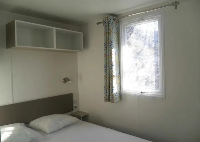 Кемпинг 3 Etoiles - Piscine - Ccaihfi *