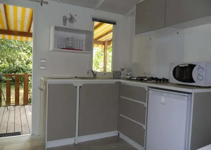 3 Etoiles - Piscine - Ccaihfi Се